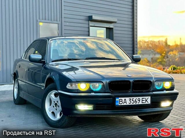 БМВ 7 Серия, объемом двигателя 2.8 л и пробегом 222 тыс. км за 4000 $, фото 1 на Automoto.ua