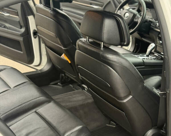 БМВ 7 Серия, объемом двигателя 2.98 л и пробегом 230 тыс. км за 15500 $, фото 17 на Automoto.ua
