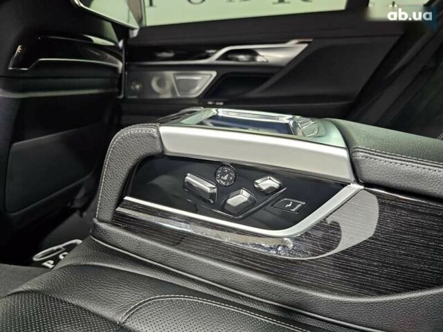 БМВ 7 Серия 2015 в Киеве на Automoto.ua БМВ 7 Серия, объемом двигателя 4.4 л и пробегом 185 тыс. км за 29999 $, фото 14 на Automoto.ua