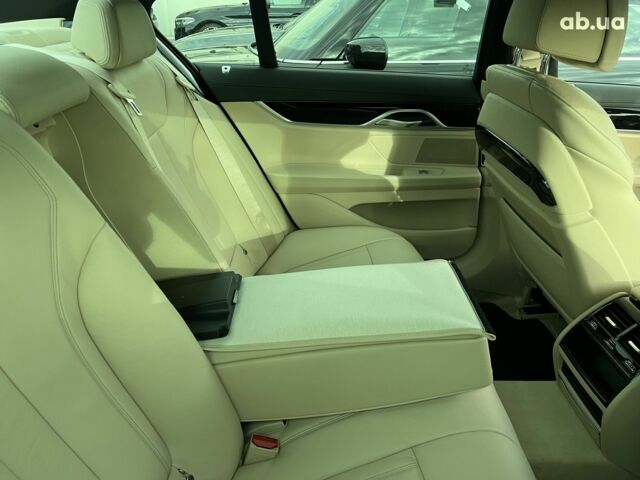 БМВ 7 Серия, объемом двигателя 3 л и пробегом 26 тыс. км за 81162 $, фото 14 на Automoto.ua