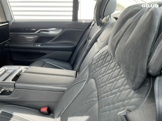 БМВ 7 Серия, объемом двигателя 6.59 л и пробегом 29 тыс. км за 119331 $, фото 37 на Automoto.ua
