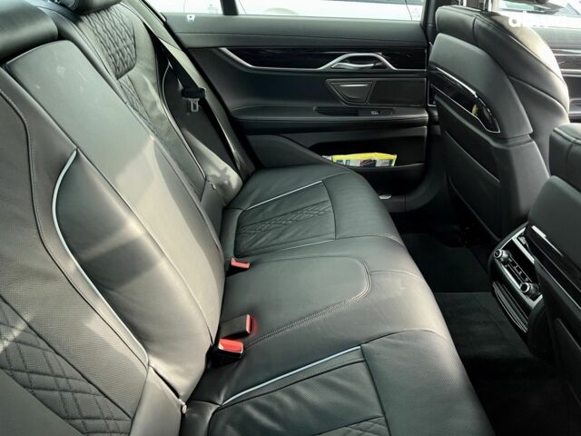 БМВ 7 Серия, объемом двигателя 3 л и пробегом 19 тыс. км за 96421 $, фото 8 на Automoto.ua