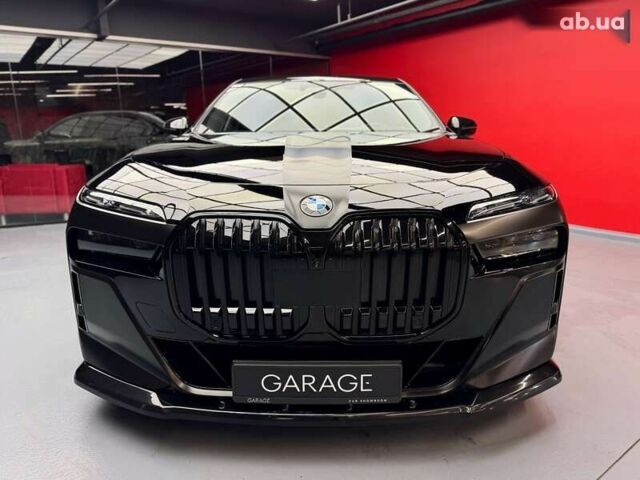 БМВ 7 Серия, объемом двигателя 4.4 л и пробегом 28 тыс. км за 143900 $, фото 2 на Automoto.ua