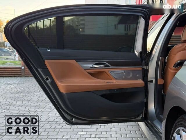 БМВ 7 Серія, об'ємом двигуна 3 л та пробігом 19 тис. км за 78000 $, фото 20 на Automoto.ua