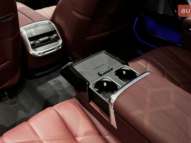 БМВ 7 Серия, объемом двигателя 2.99 л и пробегом 0 тыс. км за 146046 $, фото 28 на Automoto.ua