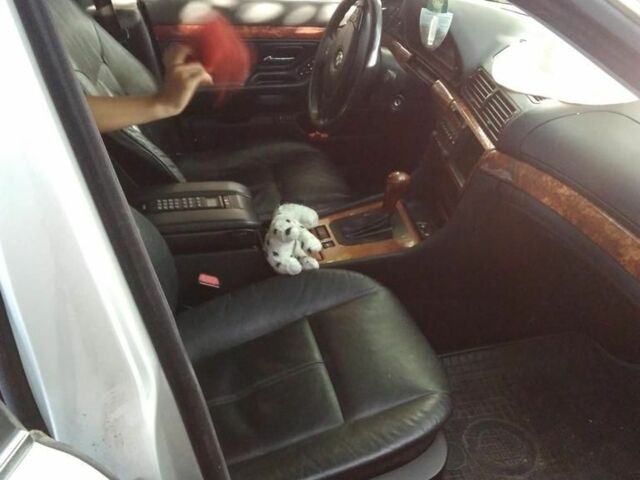 Серый БМВ 7 Серия, объемом двигателя 4 л и пробегом 175 тыс. км за 7777 $, фото 2 на Automoto.ua