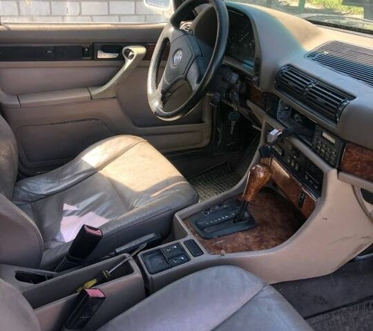 Сірий БМВ 7 Серія, об'ємом двигуна 0 л та пробігом 999 тис. км за 300 $, фото 1 на Automoto.ua