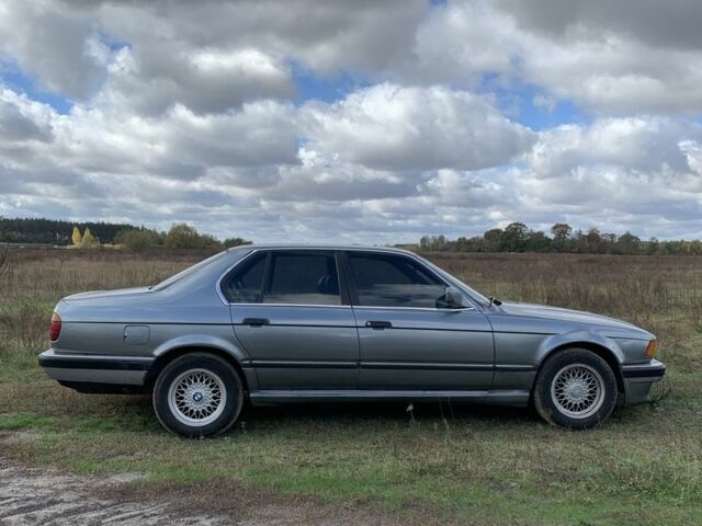 Серый БМВ 7 Серия, объемом двигателя 3.5 л и пробегом 280 тыс. км за 2200 $, фото 2 на Automoto.ua