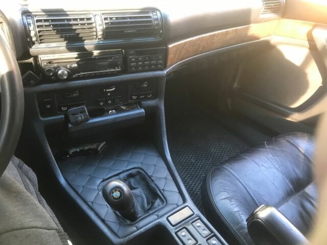 Серый БМВ 7 Серия, объемом двигателя 3 л и пробегом 320 тыс. км за 2400 $, фото 2 на Automoto.ua