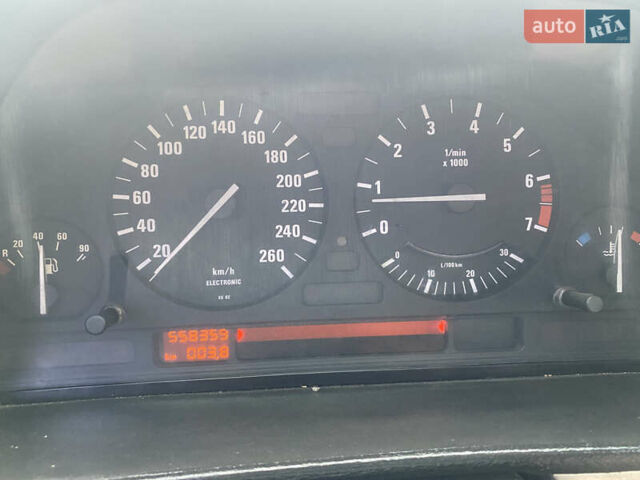 Сірий БМВ 7 Серія, об'ємом двигуна 0 л та пробігом 556 тис. км за 2900 $, фото 2 на Automoto.ua