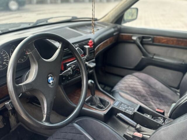 Серый БМВ 7 Серия, объемом двигателя 3 л и пробегом 500 тыс. км за 2599 $, фото 6 на Automoto.ua