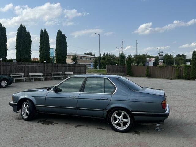 Серый БМВ 7 Серия, объемом двигателя 3 л и пробегом 500 тыс. км за 2599 $, фото 5 на Automoto.ua