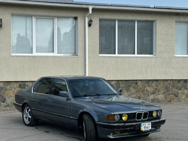 Серый БМВ 7 Серия, объемом двигателя 3 л и пробегом 500 тыс. км за 2599 $, фото 1 на Automoto.ua