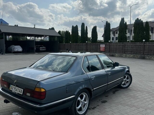 Серый БМВ 7 Серия, объемом двигателя 3 л и пробегом 500 тыс. км за 2599 $, фото 2 на Automoto.ua