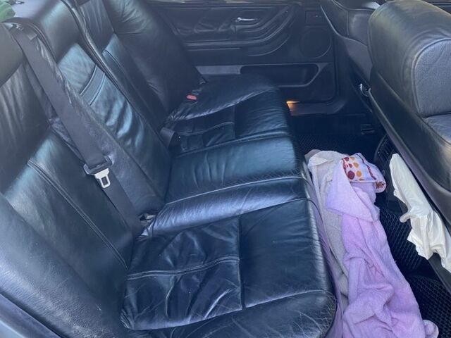 Сірий БМВ 7 Серія, об'ємом двигуна 4 л та пробігом 360 тис. км за 2500 $, фото 5 на Automoto.ua