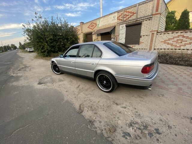 Сірий БМВ 7 Серія, об'ємом двигуна 4 л та пробігом 360 тис. км за 2500 $, фото 1 на Automoto.ua