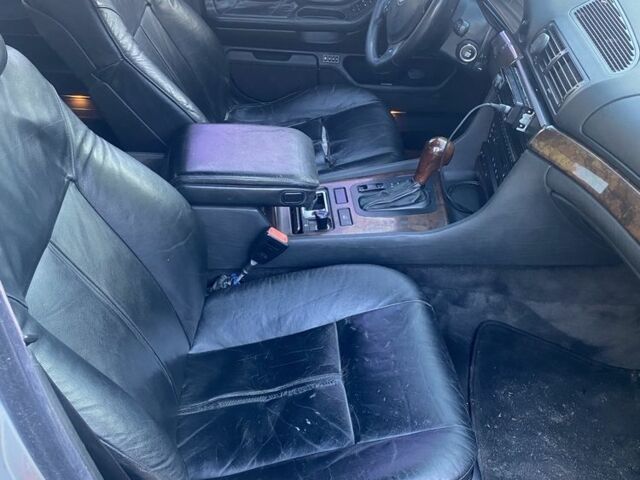 Сірий БМВ 7 Серія, об'ємом двигуна 4 л та пробігом 360 тис. км за 2500 $, фото 6 на Automoto.ua