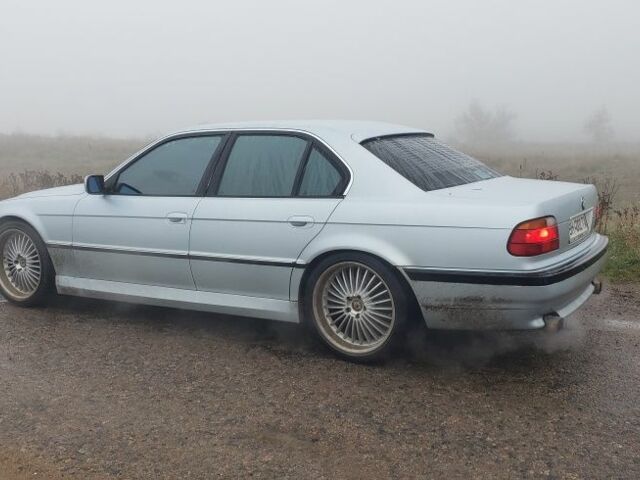 Серый БМВ 7 Серия, объемом двигателя 4 л и пробегом 360 тыс. км за 4500 $, фото 2 на Automoto.ua