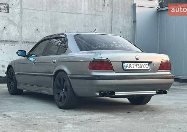 Серый БМВ 7 Серия, объемом двигателя 3 л и пробегом 420 тыс. км за 4999 $, фото 13 на Automoto.ua