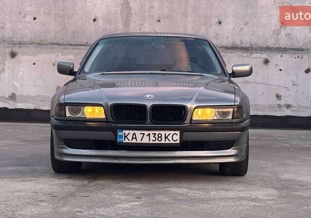 Серый БМВ 7 Серия, объемом двигателя 3 л и пробегом 420 тыс. км за 4999 $, фото 2 на Automoto.ua