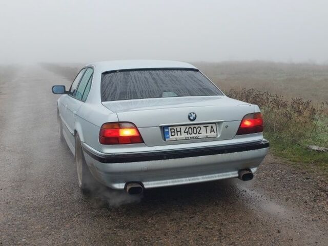 Серый БМВ 7 Серия, объемом двигателя 4 л и пробегом 360 тыс. км за 4500 $, фото 3 на Automoto.ua