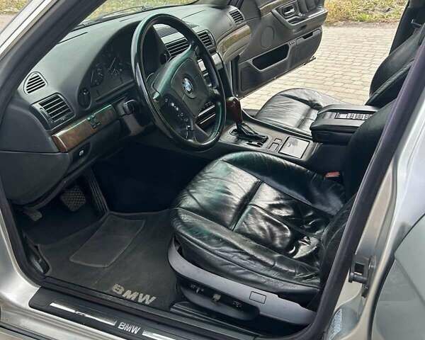 Сірий БМВ 7 Серія, об'ємом двигуна 2.5 л та пробігом 430 тис. км за 5950 $, фото 14 на Automoto.ua