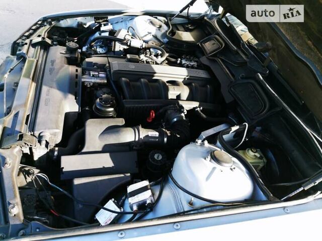 Сірий БМВ 7 Серія, об'ємом двигуна 2.8 л та пробігом 400 тис. км за 5500 $, фото 3 на Automoto.ua