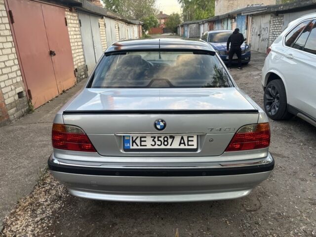 Серый БМВ 7 Серия, объемом двигателя 3.5 л и пробегом 398 тыс. км за 5500 $, фото 3 на Automoto.ua