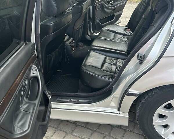 Сірий БМВ 7 Серія, об'ємом двигуна 2.5 л та пробігом 430 тис. км за 5950 $, фото 3 на Automoto.ua