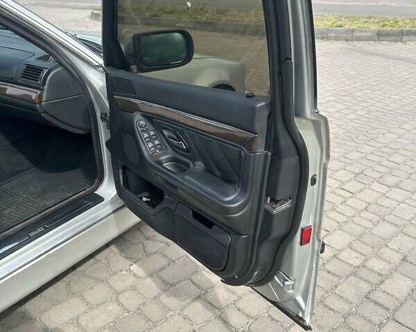 Сірий БМВ 7 Серія, об'ємом двигуна 2.5 л та пробігом 430 тис. км за 5950 $, фото 9 на Automoto.ua