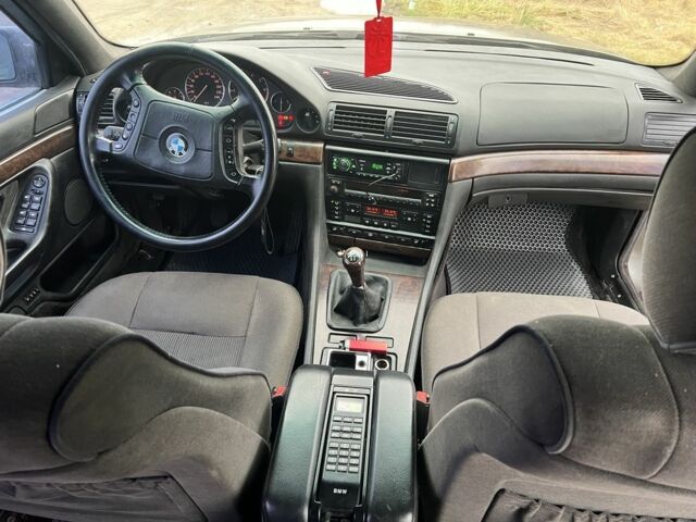 Серый БМВ 7 Серия, объемом двигателя 2.8 л и пробегом 240 тыс. км за 3000 $, фото 8 на Automoto.ua