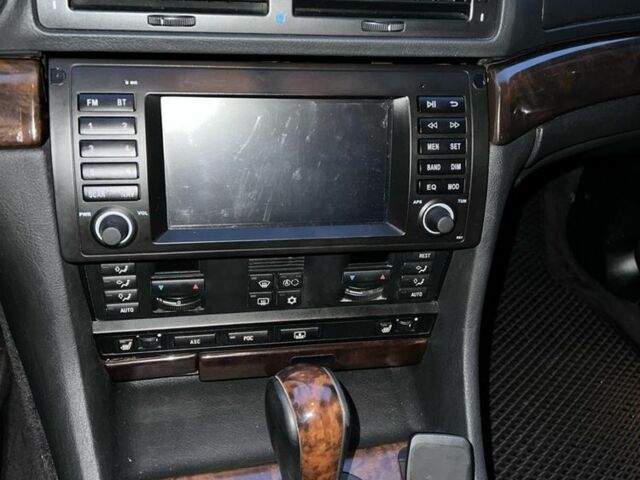 Серый БМВ 7 Серия, объемом двигателя 3.5 л и пробегом 398 тыс. км за 5500 $, фото 9 на Automoto.ua