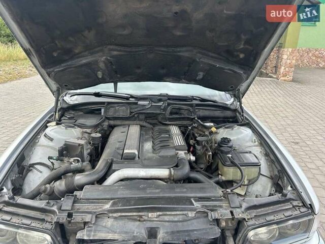 Сірий БМВ 7 Серія, об'ємом двигуна 2.5 л та пробігом 430 тис. км за 5950 $, фото 2 на Automoto.ua