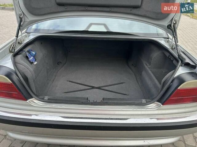 Сірий БМВ 7 Серія, об'ємом двигуна 2.5 л та пробігом 430 тис. км за 5950 $, фото 5 на Automoto.ua