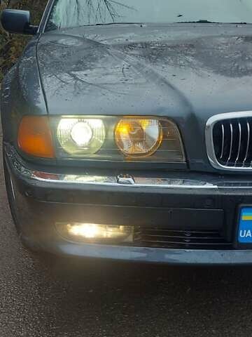 Серый БМВ 7 Серия, объемом двигателя 2.5 л и пробегом 426 тыс. км за 4800 $, фото 21 на Automoto.ua