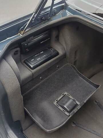 Серый БМВ 7 Серия, объемом двигателя 2.5 л и пробегом 426 тыс. км за 4800 $, фото 18 на Automoto.ua