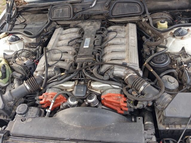 Серый БМВ 7 Серия, объемом двигателя 5.4 л и пробегом 306 тыс. км за 3500 $, фото 11 на Automoto.ua