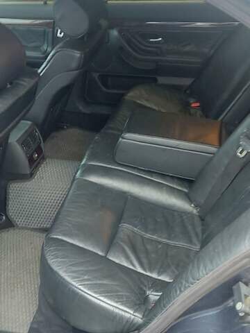 Серый БМВ 7 Серия, объемом двигателя 2.5 л и пробегом 426 тыс. км за 4800 $, фото 16 на Automoto.ua