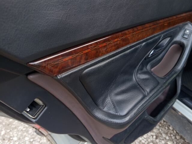 Серый БМВ 7 Серия, объемом двигателя 5.4 л и пробегом 306 тыс. км за 3500 $, фото 8 на Automoto.ua