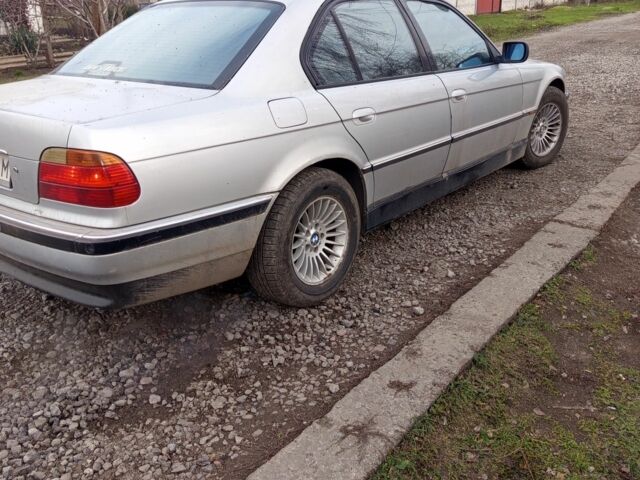 Серый БМВ 7 Серия, объемом двигателя 5.4 л и пробегом 306 тыс. км за 3500 $, фото 4 на Automoto.ua