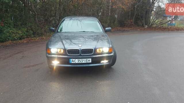 Серый БМВ 7 Серия, объемом двигателя 2.5 л и пробегом 426 тыс. км за 4800 $, фото 3 на Automoto.ua