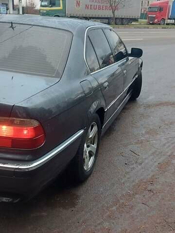 Серый БМВ 7 Серия, объемом двигателя 2.5 л и пробегом 426 тыс. км за 4800 $, фото 9 на Automoto.ua