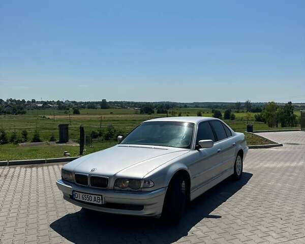 Серый БМВ 7 Серия, объемом двигателя 2.79 л и пробегом 350 тыс. км за 2999 $, фото 10 на Automoto.ua