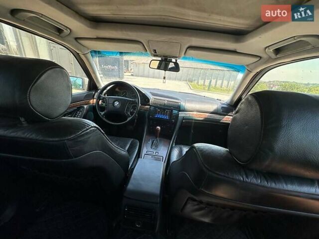 Серый БМВ 7 Серия, объемом двигателя 2.79 л и пробегом 350 тыс. км за 2999 $, фото 22 на Automoto.ua