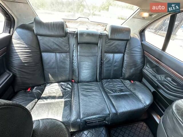 Серый БМВ 7 Серия, объемом двигателя 2.79 л и пробегом 350 тыс. км за 2999 $, фото 25 на Automoto.ua