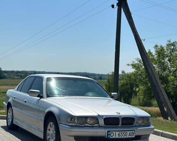 Серый БМВ 7 Серия, объемом двигателя 2.79 л и пробегом 350 тыс. км за 2999 $, фото 2 на Automoto.ua