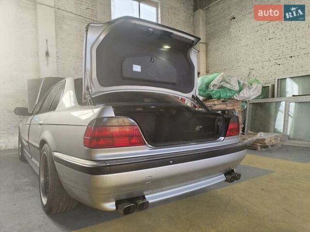 Сірий БМВ 7 Серія, об'ємом двигуна 3.5 л та пробігом 401 тис. км за 13000 $, фото 61 на Automoto.ua