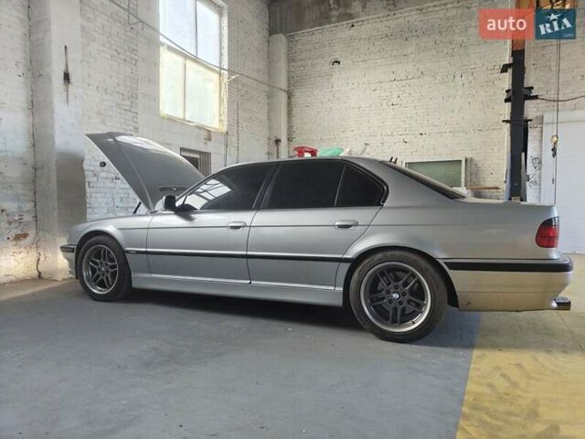 Сірий БМВ 7 Серія, об'ємом двигуна 3.5 л та пробігом 401 тис. км за 13000 $, фото 56 на Automoto.ua