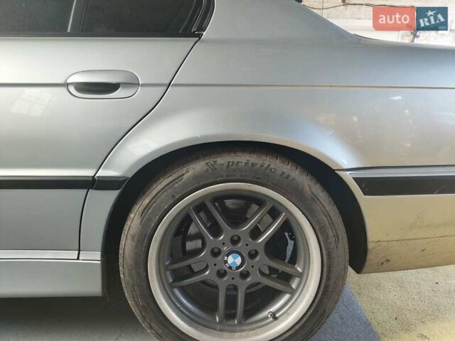 Сірий БМВ 7 Серія, об'ємом двигуна 3.5 л та пробігом 401 тис. км за 13000 $, фото 51 на Automoto.ua