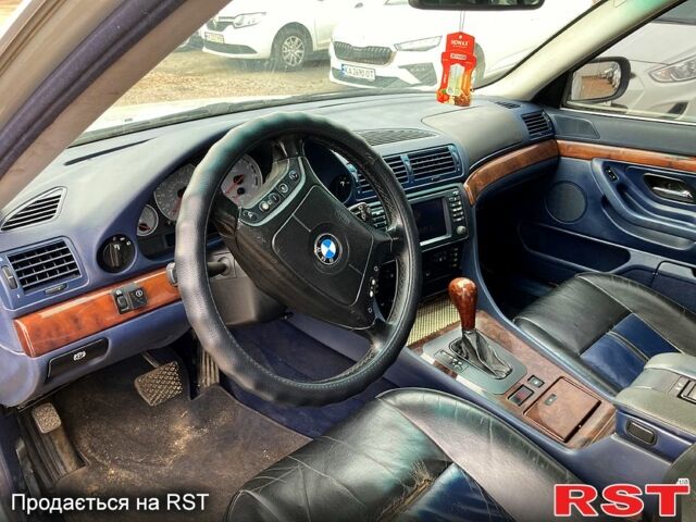 Серый БМВ 7 Серия, объемом двигателя 3.5 л и пробегом 287 тыс. км за 3000 $, фото 7 на Automoto.ua